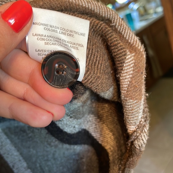 Shacket - Picture 4 of 7